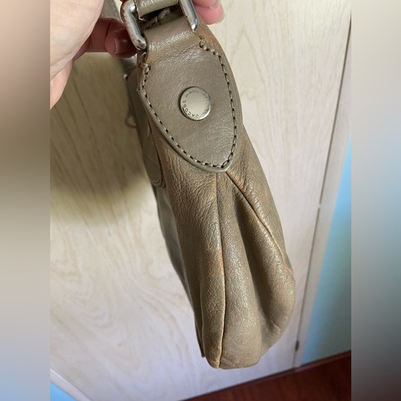 MARC JACOBS Olive Tan DISTRESSED Preppy Leather Flap SHOULDER BAG CROSS BODY - Picture 7 of 16